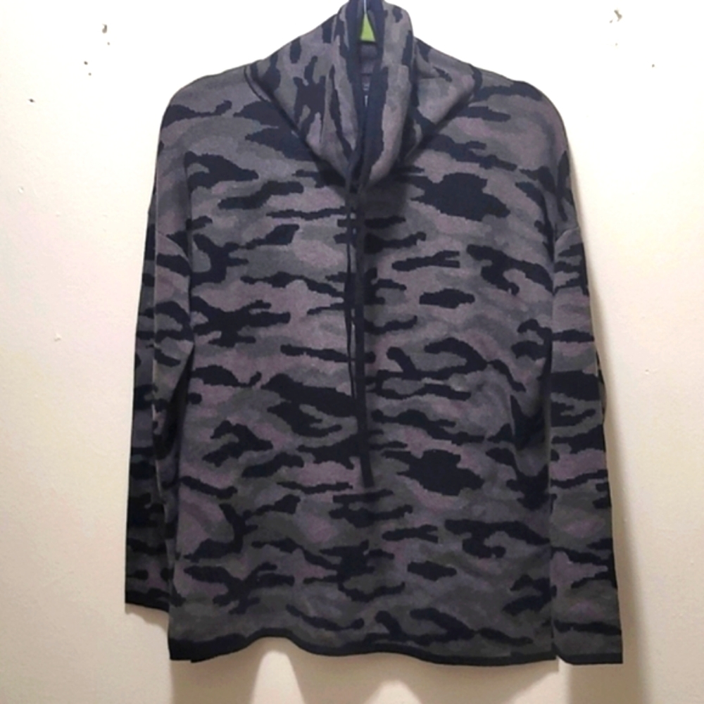 SALE***Women's Camouflage long-sleeved w/drawstring Turtleneck
